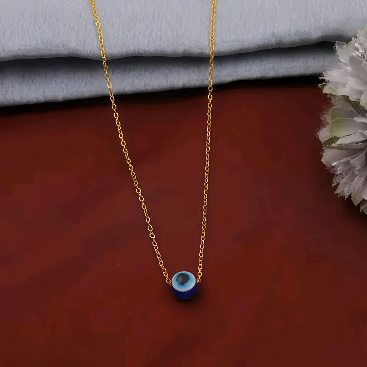 Charming Women Necklaces & Chains